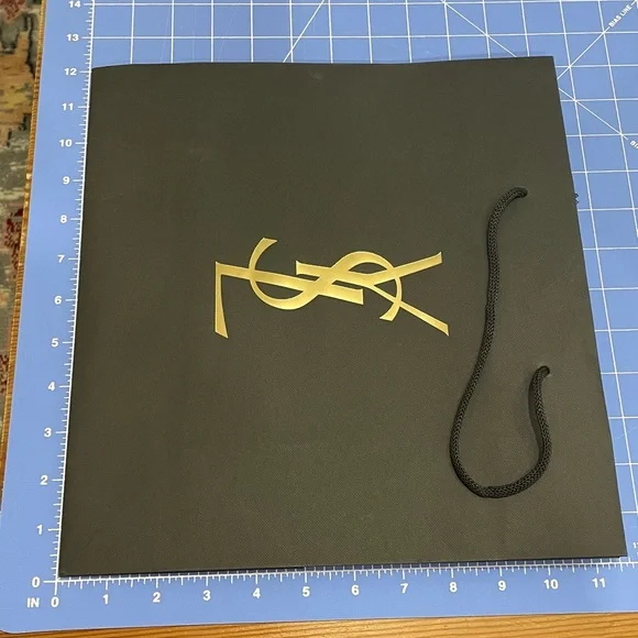 🦁 YSL Black LARGE Gift Bag with Perfume Samples - Picture 8 of 13